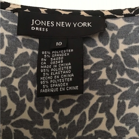 Dress - Picture 4 of 4